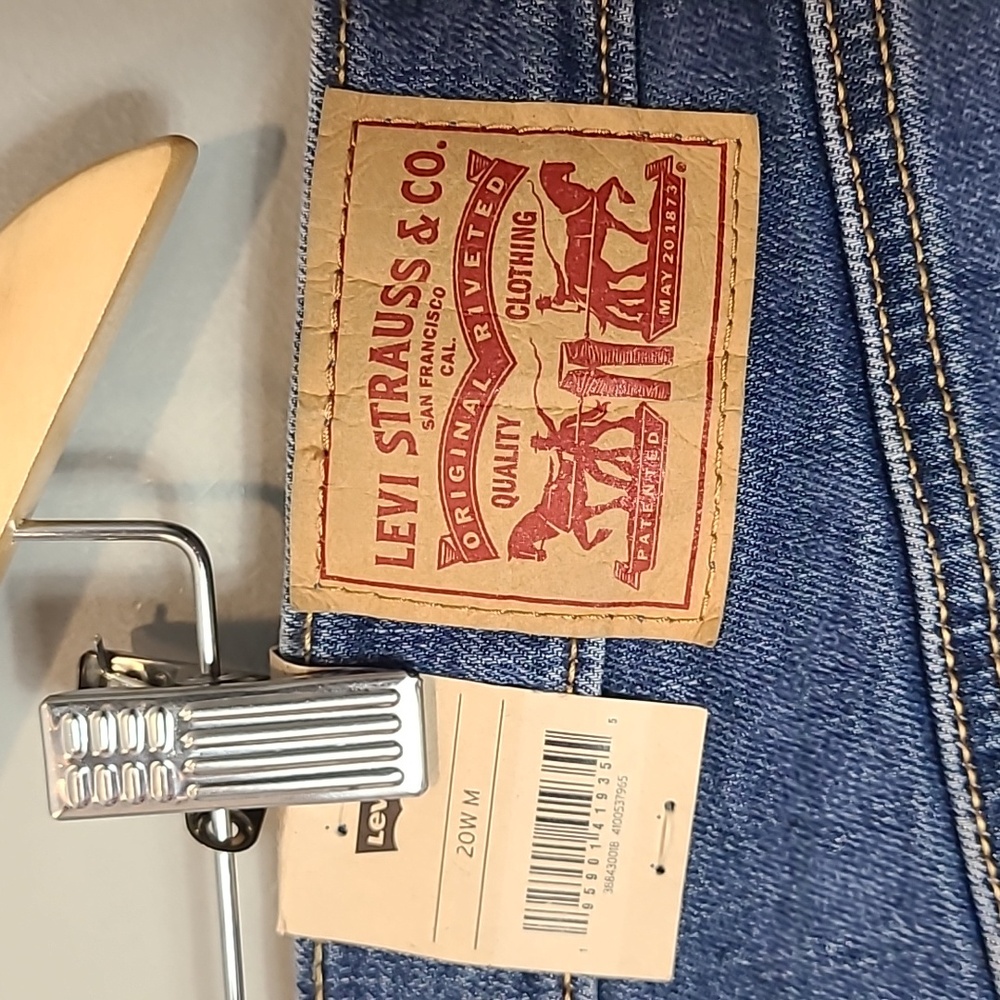 Levi's Women's Ribcage High Rise Jeans - Blue - Picture 9 of 12